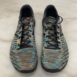 New Balance minimus sneaker sz 9